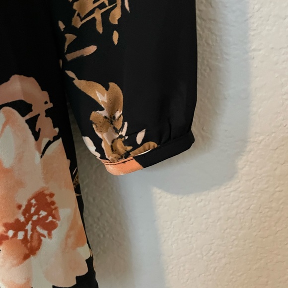 Like NEW Ali + Jay Romper 🧡 - Picture 5 of 6